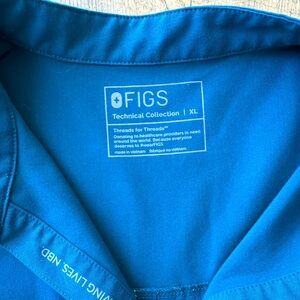 Figs Rafaela scrub top bluish/green color good used condition